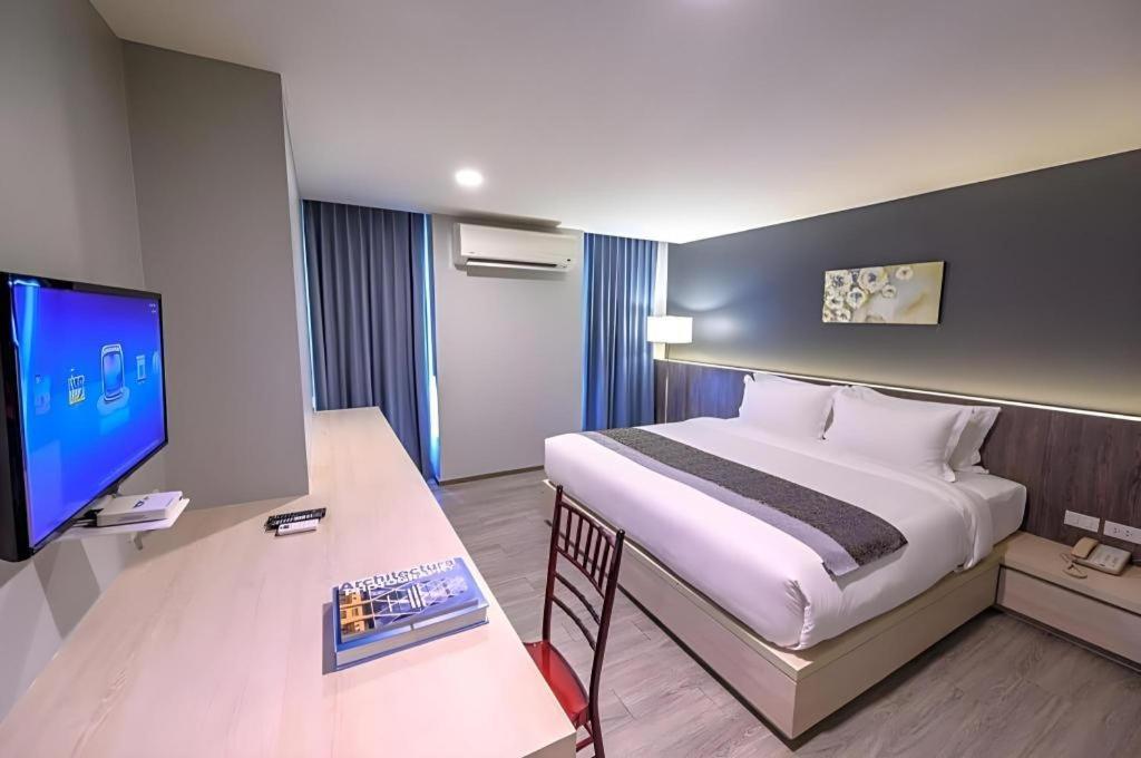 Iwish Hotel Бангкок Экстерьер фото