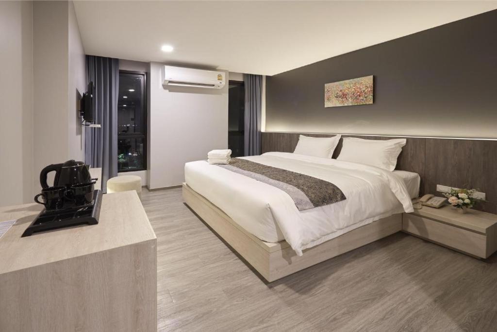 Iwish Hotel Бангкок Экстерьер фото